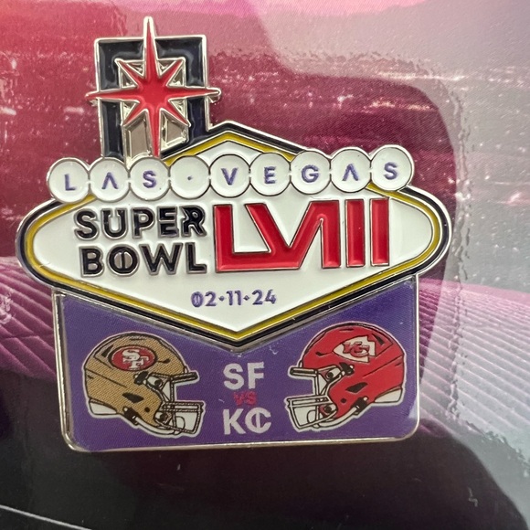 Super Bowl 58 Collectors Pin Set. Kansas City Chiefs San Fransisco 49ers - Picture 2 of 4